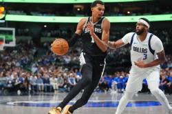 5x5數(shù)据NBA第三(sān)人！文班亚马：盖帽三(sān)双+準(zhǔn)三(sān)双，现役(yì)第一人