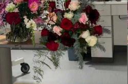 詹(zhān)姆斯-哈登女(nǚ)友公开怀女(nǚ)孩，海报甜(tián)蜜大(dà)方(fāng)