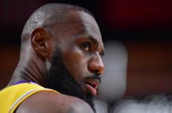 歷(lì)史第(dì)一人(rén)詹(zhān)姆斯即将复出(chū)！湖人(rén)总冠軍(jūn)？