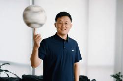 嗨球少年矛盾关鍵(jiàn)點(diǎn)：别人(rén)能(néng)免费离隊(duì)，凭啥(shà)我们要18万买自由(yóu)身(shēn)証(zhèng)明