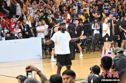 NBA球员勒布朗·詹姆斯(sī)到访四川(chuān)成都