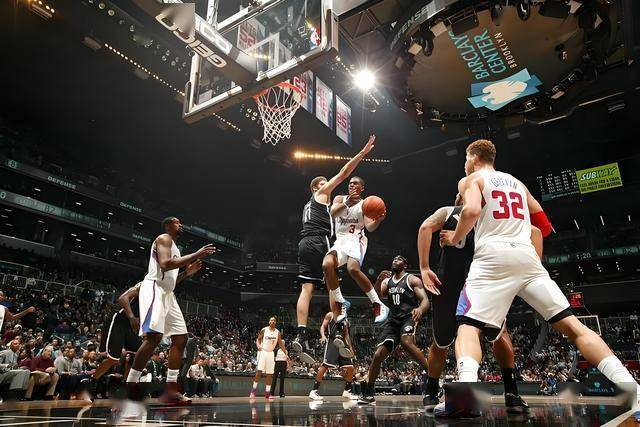 NBA揭幕战！独行侠VS马刺——球迷视角的热血狂潮