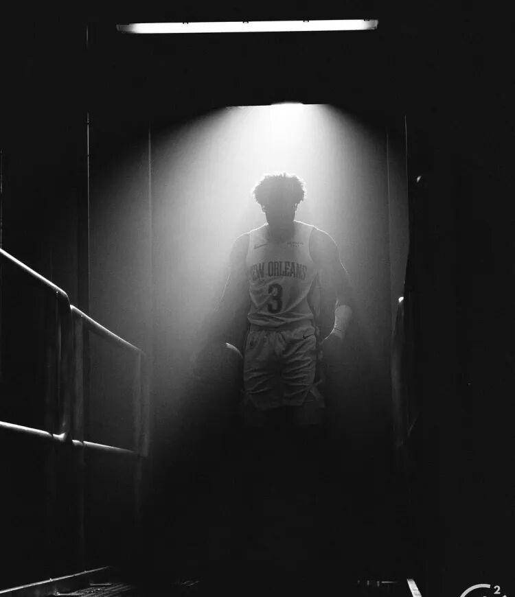 首秀惊艳！锡安三分球高效命中率，NBA冠军后卫普尔表现平平