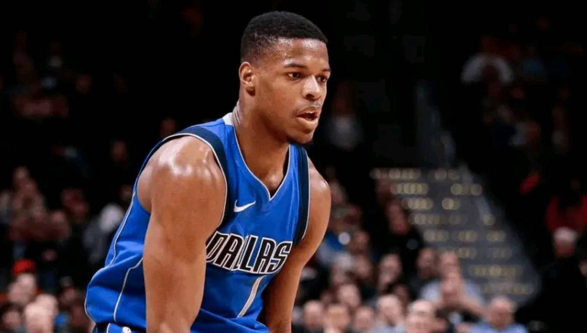 丹尼斯史密斯再次加盟达拉斯独行侠NBA队