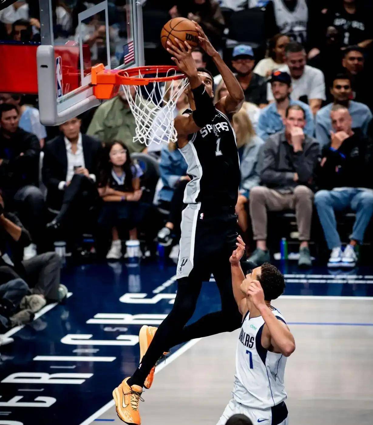 5x5数据NBA第三人！文班亚马：盖帽三双+准三双，现役第一人