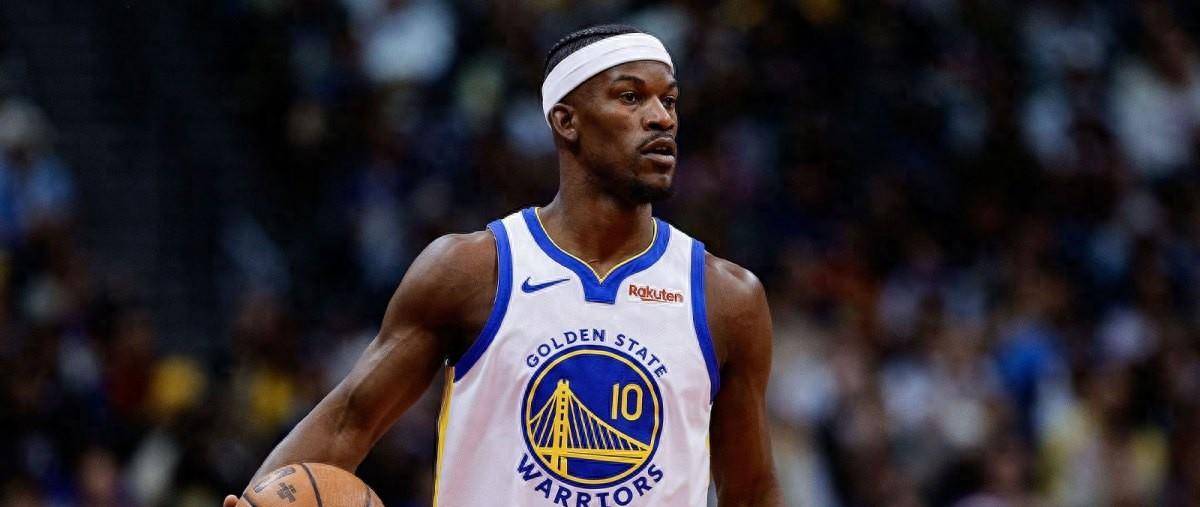 大笑，勇士队吉米·巴特勒的新发型让斯蒂芬·库里捧腹