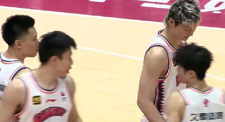 重磅加盟！你好，NBA盖帽王！上海队史诗级进化